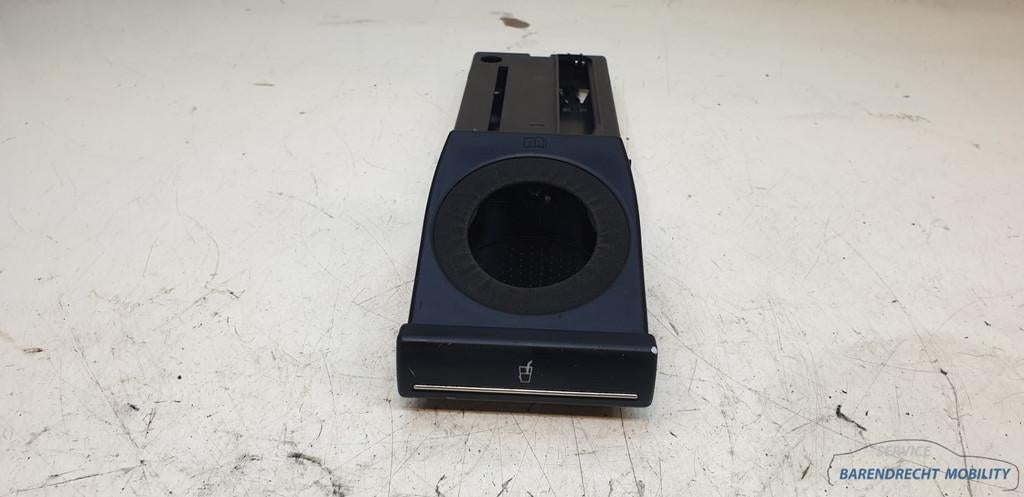 Verlichte bekerhouder Audi A3 8P 8P0862534C cupholder origin, Auto-onderdelen, Gebruikt, AUDI AG, Auto-Union-Strasse 1
85045  Ingolstadt, DE