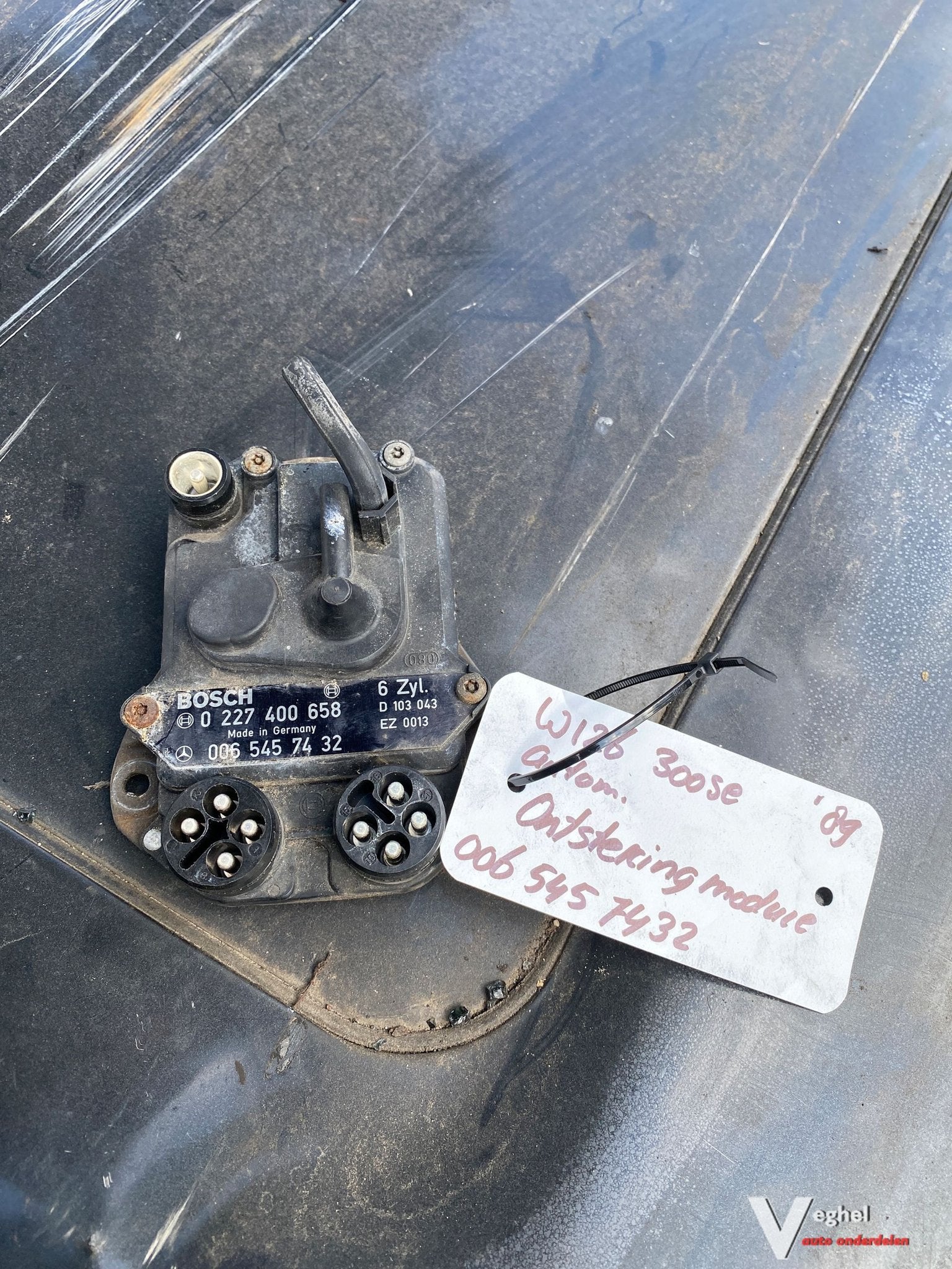 Mercedes W126 1989  2300075  ontsteking module 006 545 7432