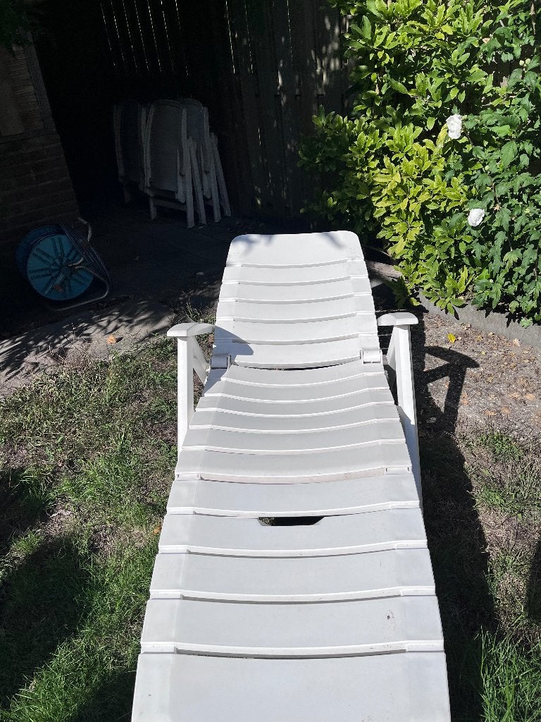 Ligbed voor tuin of balkon, Ophalen, Zo goed als nieuw, Kunststof, Inklapbaar