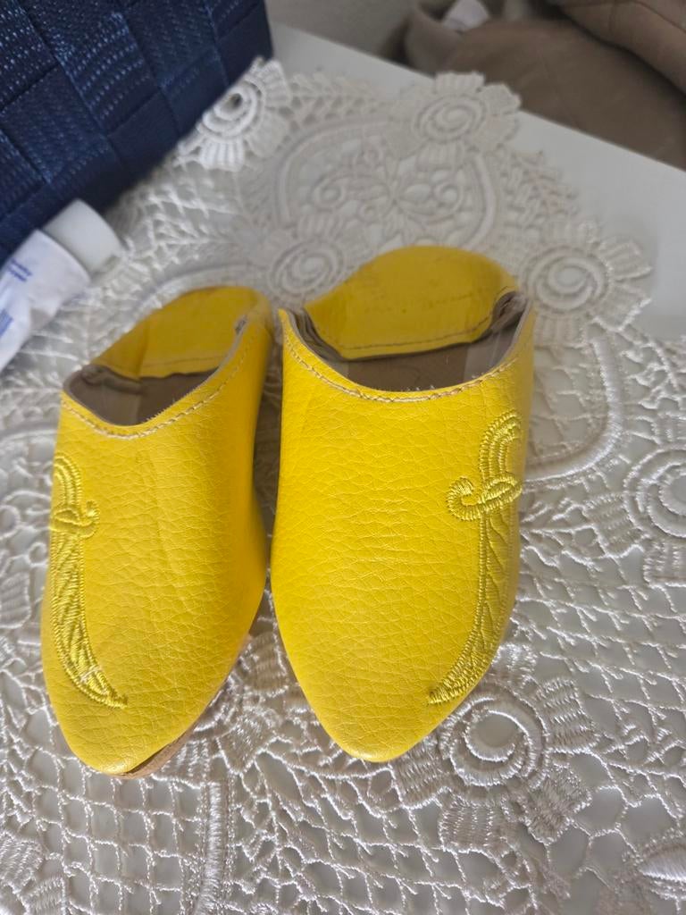 Gele slofjes voor kleine kinderen - Maat 2, Ophalen, Gebruikt, Jongetje of Meisje, Slofjes