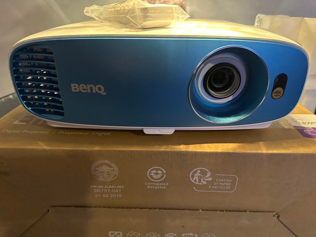 BenQ TK800M UHD HDR 4K|Nieuw| 3000 Ansilumens|, Audio, Tv en Foto, Beamers, Ophalen of Verzenden, Nieuw, Overige technologieën