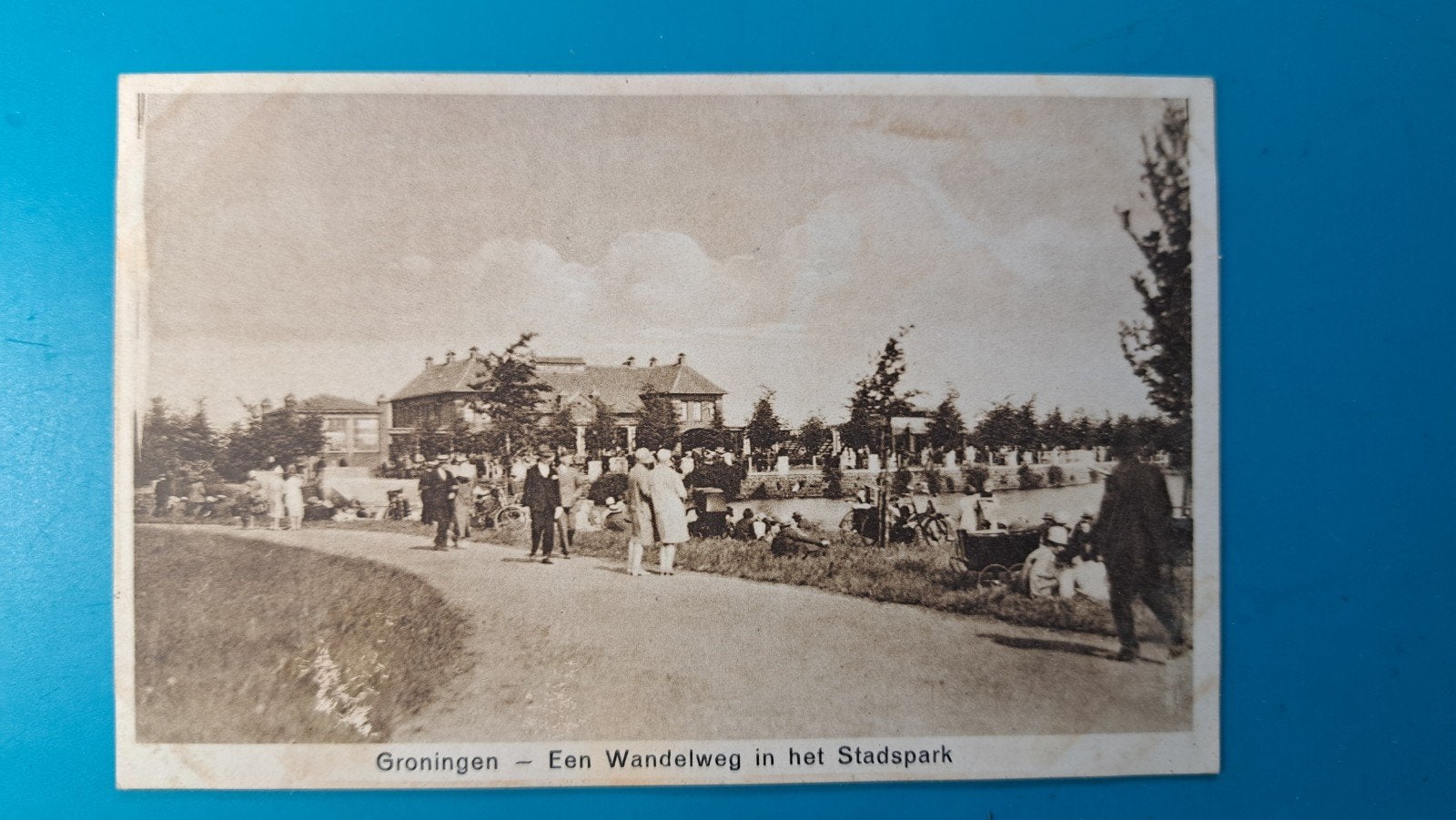 Groningen wandeling in stadspark 1935, Ophalen of Verzenden, 1920 tot 1940, Gelopen, Groningen