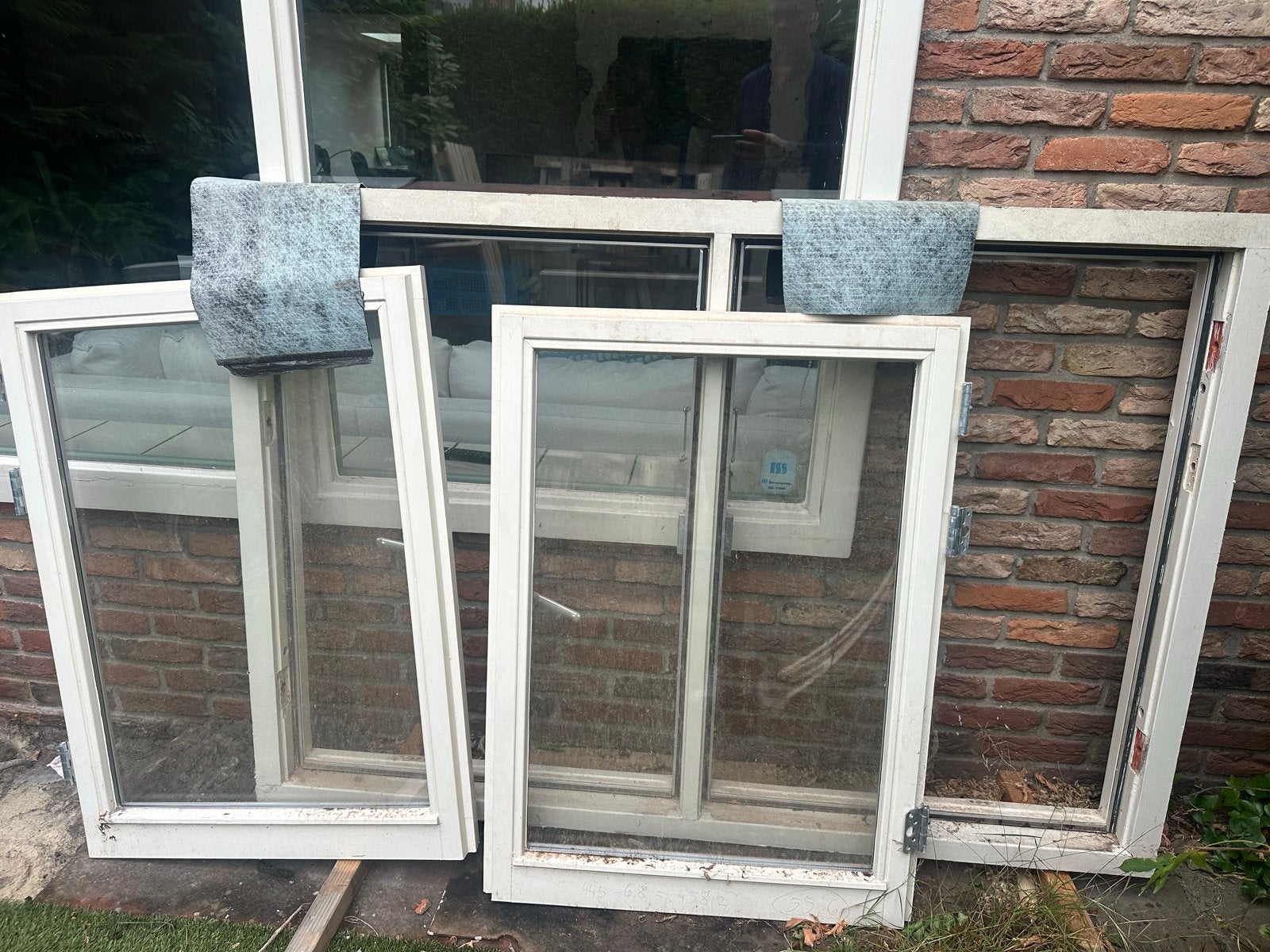 Gratis af te halen: Diverse kozijnen, ramen en deur, Ophalen, Gevelraam of Ruit, Gebruikt, 160 cm of meer