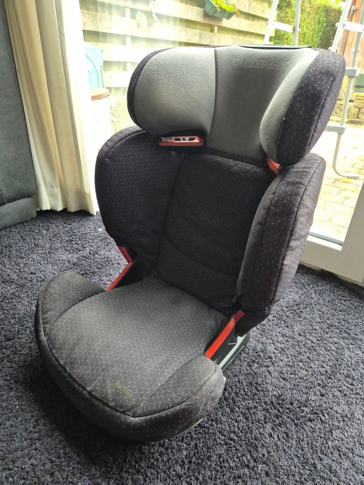 Maxi-Cosi RodiFix autostoel met isofix en stoelbeschermer, Ophalen, Autogordel of Isofix, Gebruikt, 15 t/m 36 kg