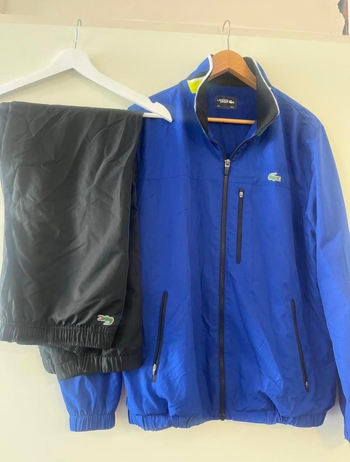 Heren trainingspak Lacoste XL met extra broekje, Kleding | Heren, Sportkleding, Blauw, Maat 56/58 (XL), Ophalen of Verzenden, Gedragen
