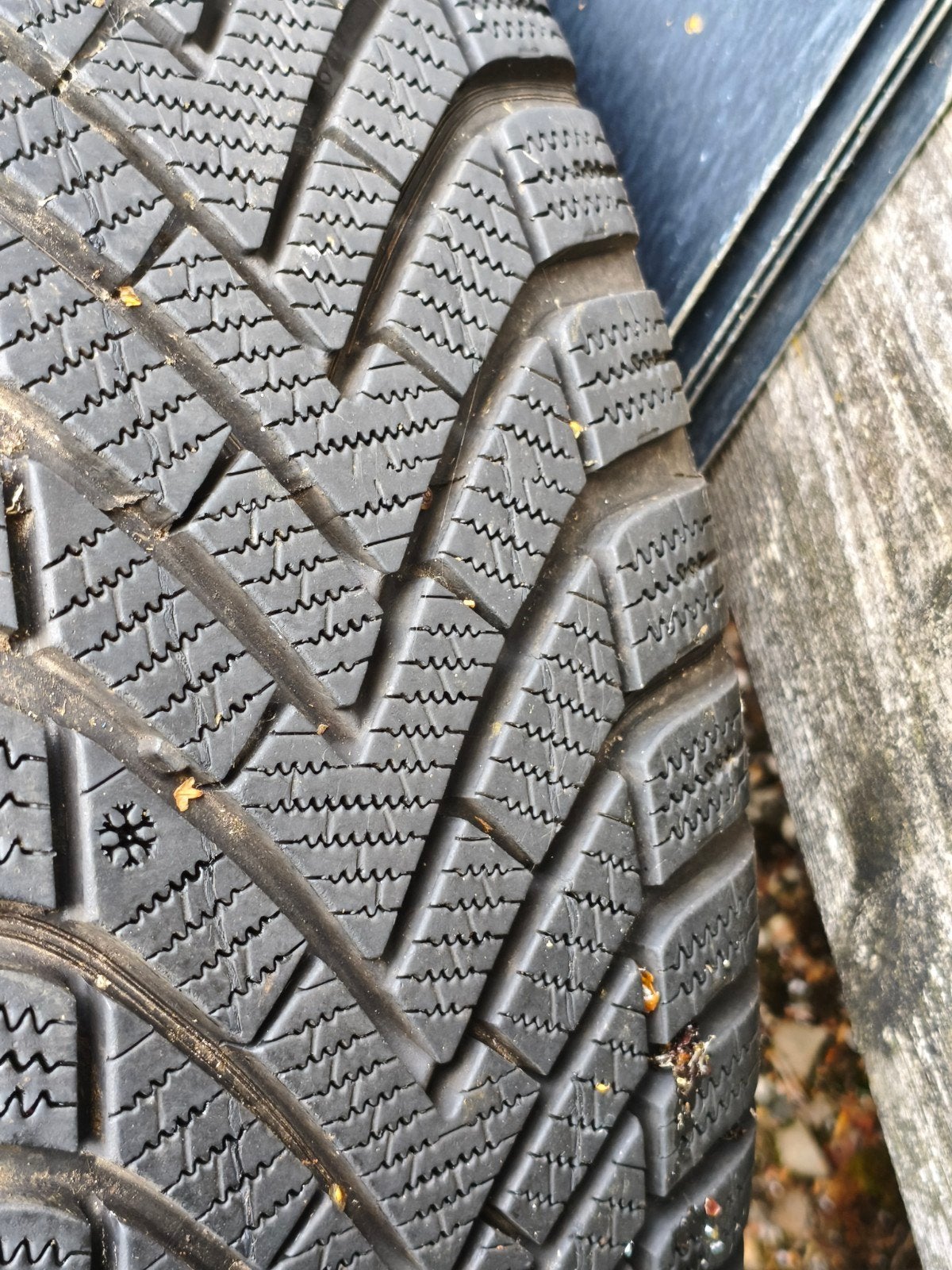 Vredestein Winterbanden op Velg 195/60 R15, Auto-onderdelen, Banden en Velgen, Gebruikt, 15 inch, Banden en Velgen, Personenwagen