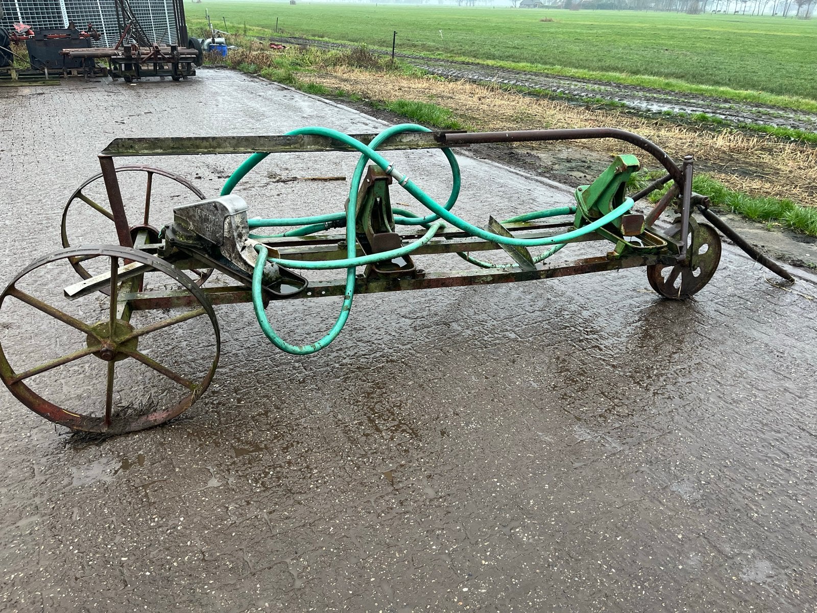 2 weidepompen op ouderwetse wagen, Ophalen, Gebruikt, Handmatig, Overige typen