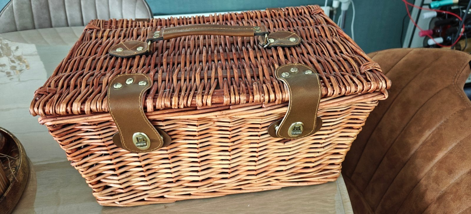Picknickmand met inhoud, Ophalen, Gebruikt