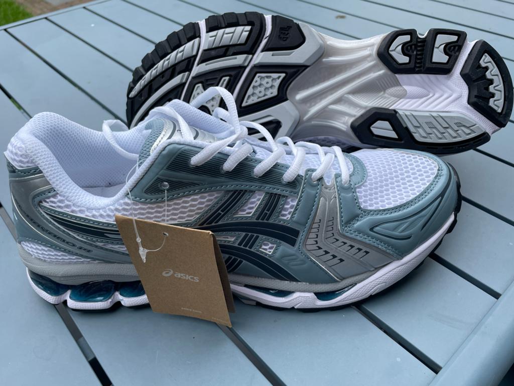 ASICS Gel-Kayano 14 - Nieuw in doos, Hardloopschoenen, Nieuw, Ophalen of Verzenden, Hardlopen