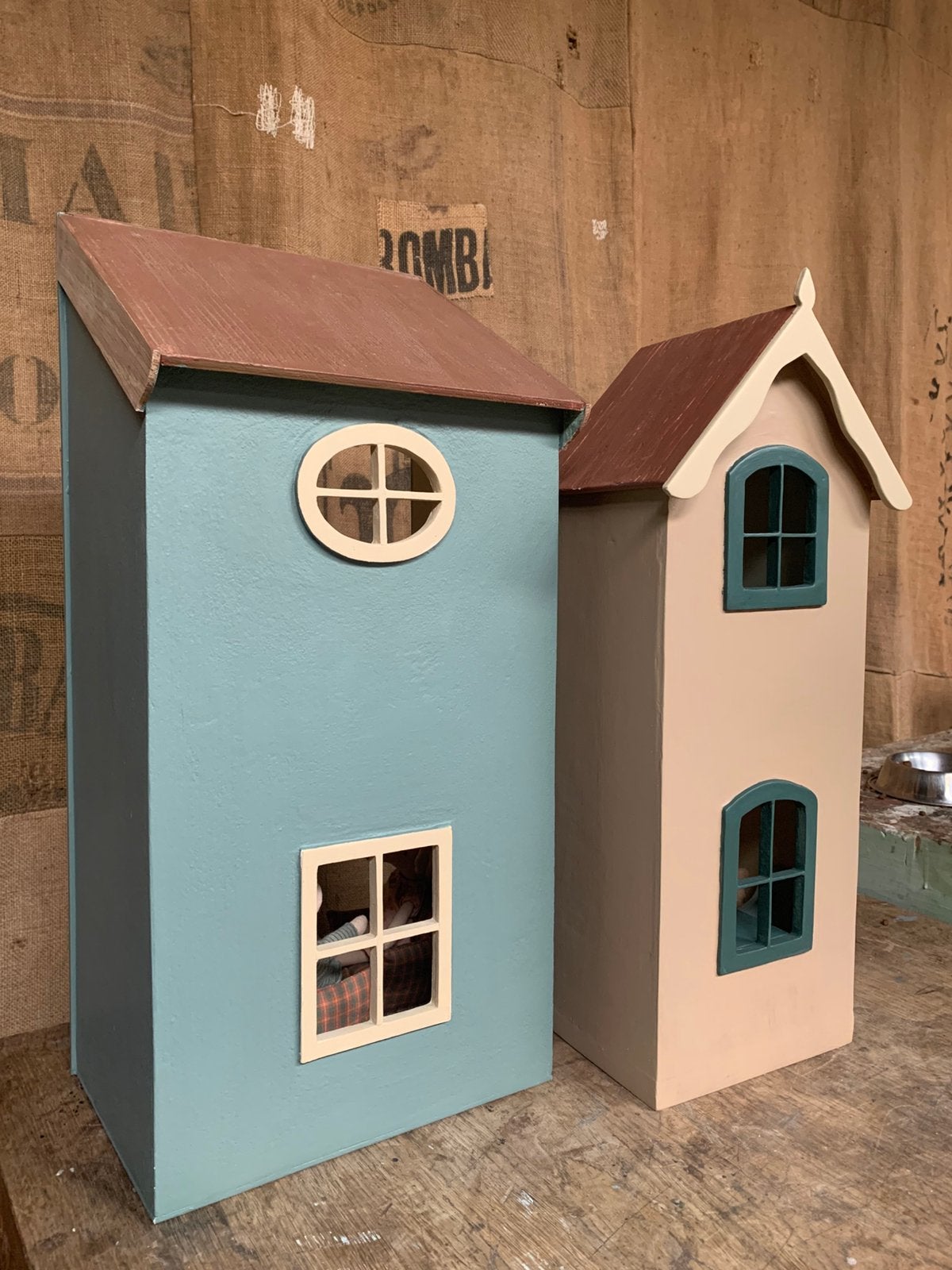 Twee handgemaakte poppenhuizen voor de muizen v maileg., Kinderen en Baby's, Ophalen of Verzenden, Zo goed als nieuw, Poppenhuis