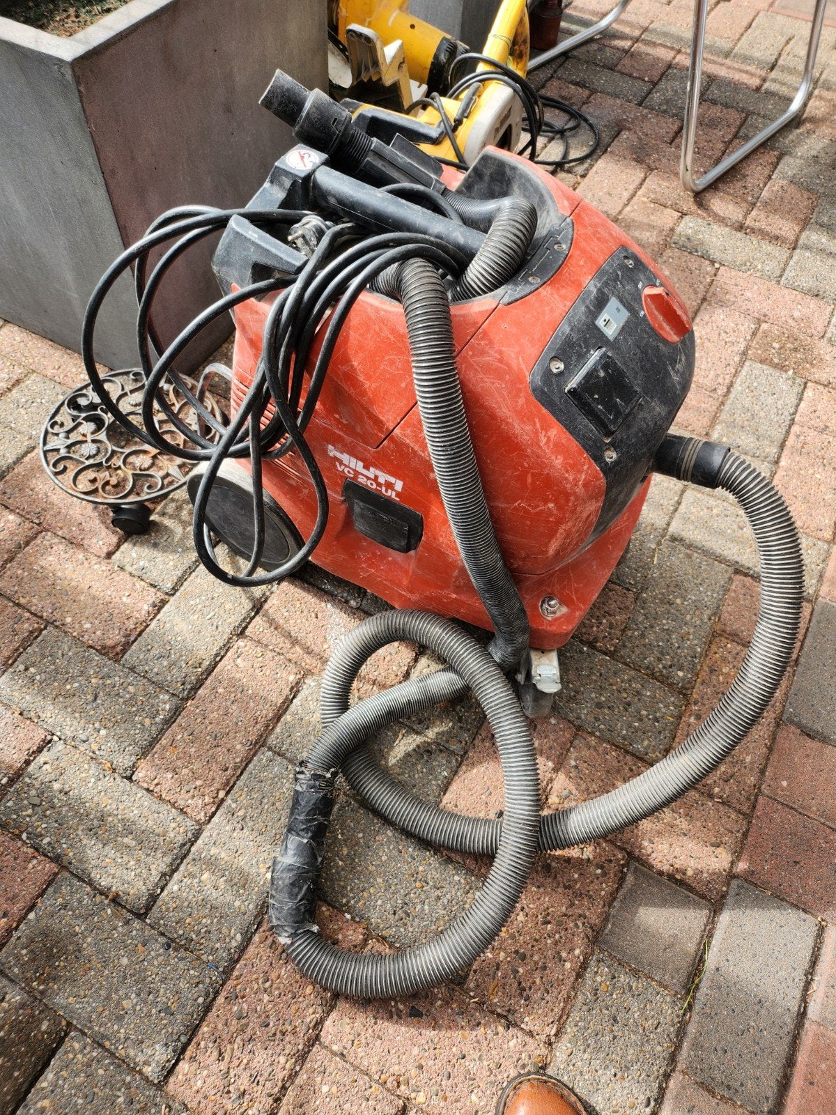 Hilti stofzuiger werkt goedmet klop bel, Ophalen of Verzenden