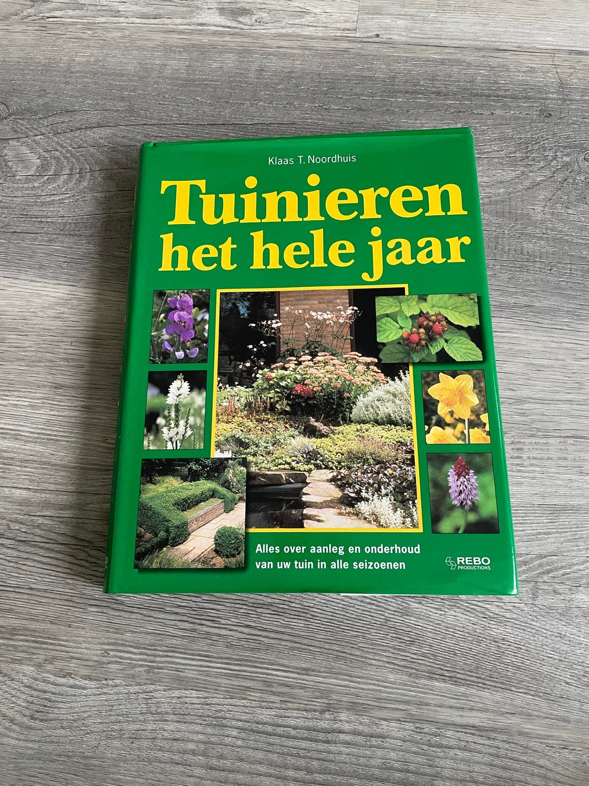 Tuinieren het hele jaar - Klaas T. Noordhuis, Boeken, Ophalen of Verzenden, Zo goed als nieuw, Tuinieren en Tuinplanten