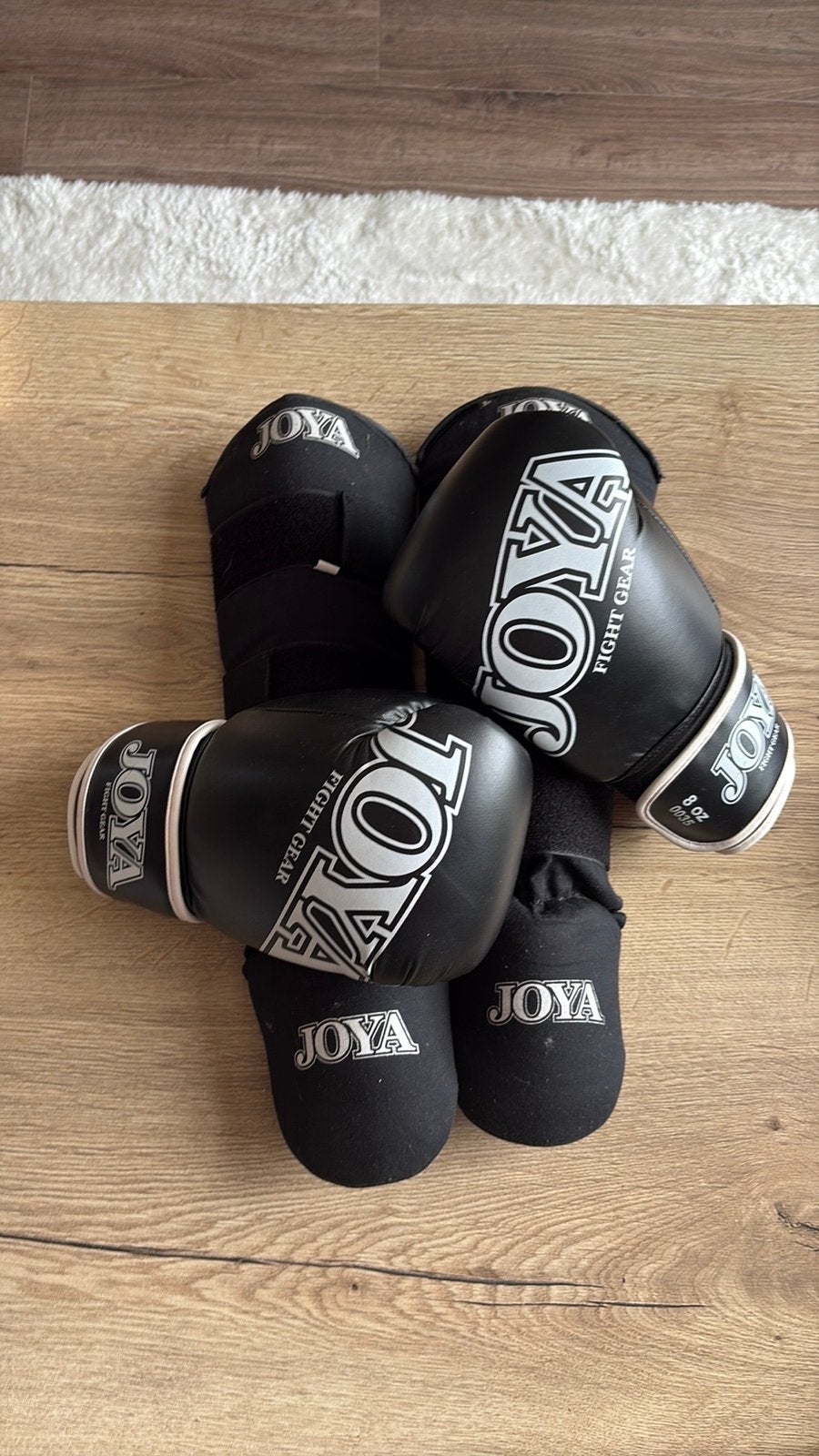 Joya kickboks schoenen (8 oz) en beenbeschermers (S), Ophalen, Gebruikt, Overige, Vechtsportschoenen