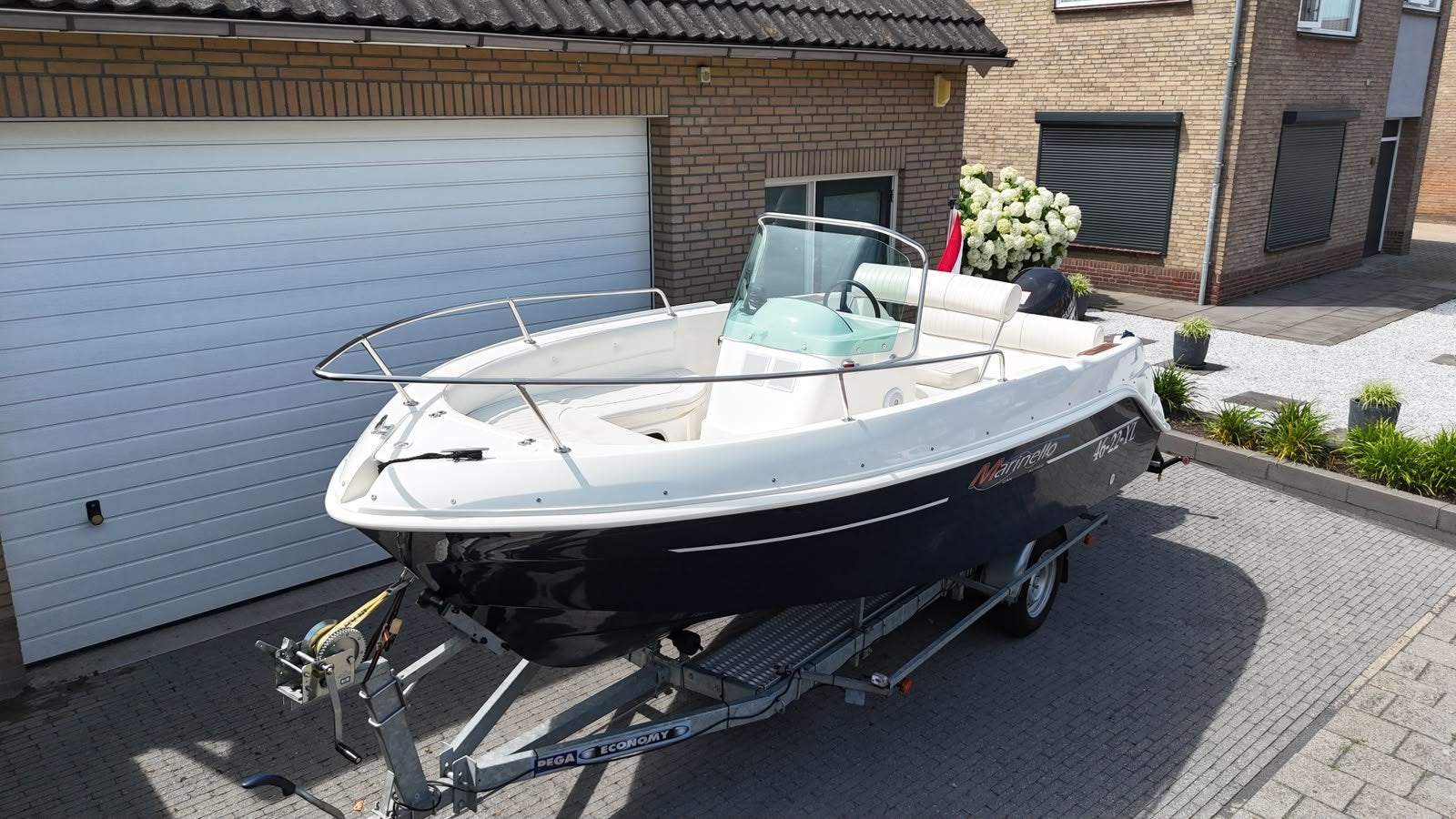 Marinello Eden consoleboot met Pega trailer, Watersport en Boten, Overige merken, Zo goed als nieuw, Viertaktmotor, 90 pk