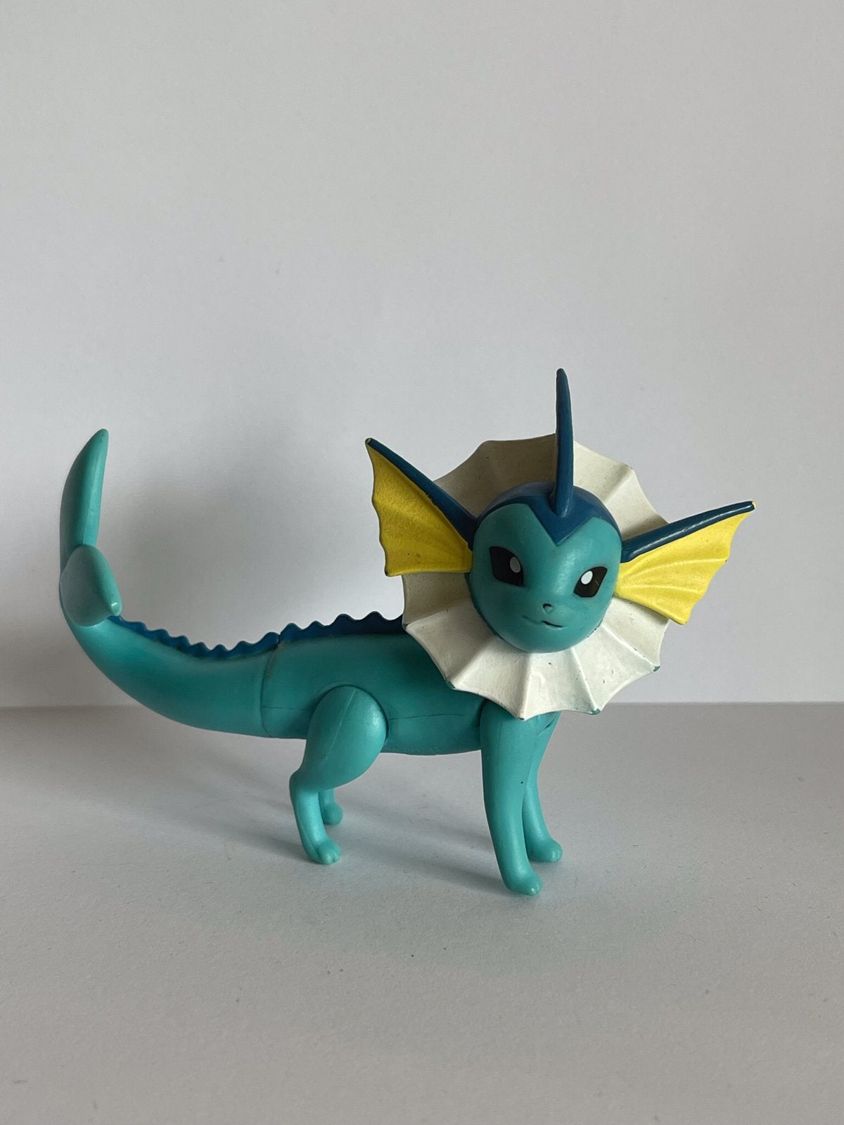 Tomy Pokémon figuur Vaporeon, Verzamelen, Poppetjes en Figuurtjes, Ophalen of Verzenden, Zo goed als nieuw