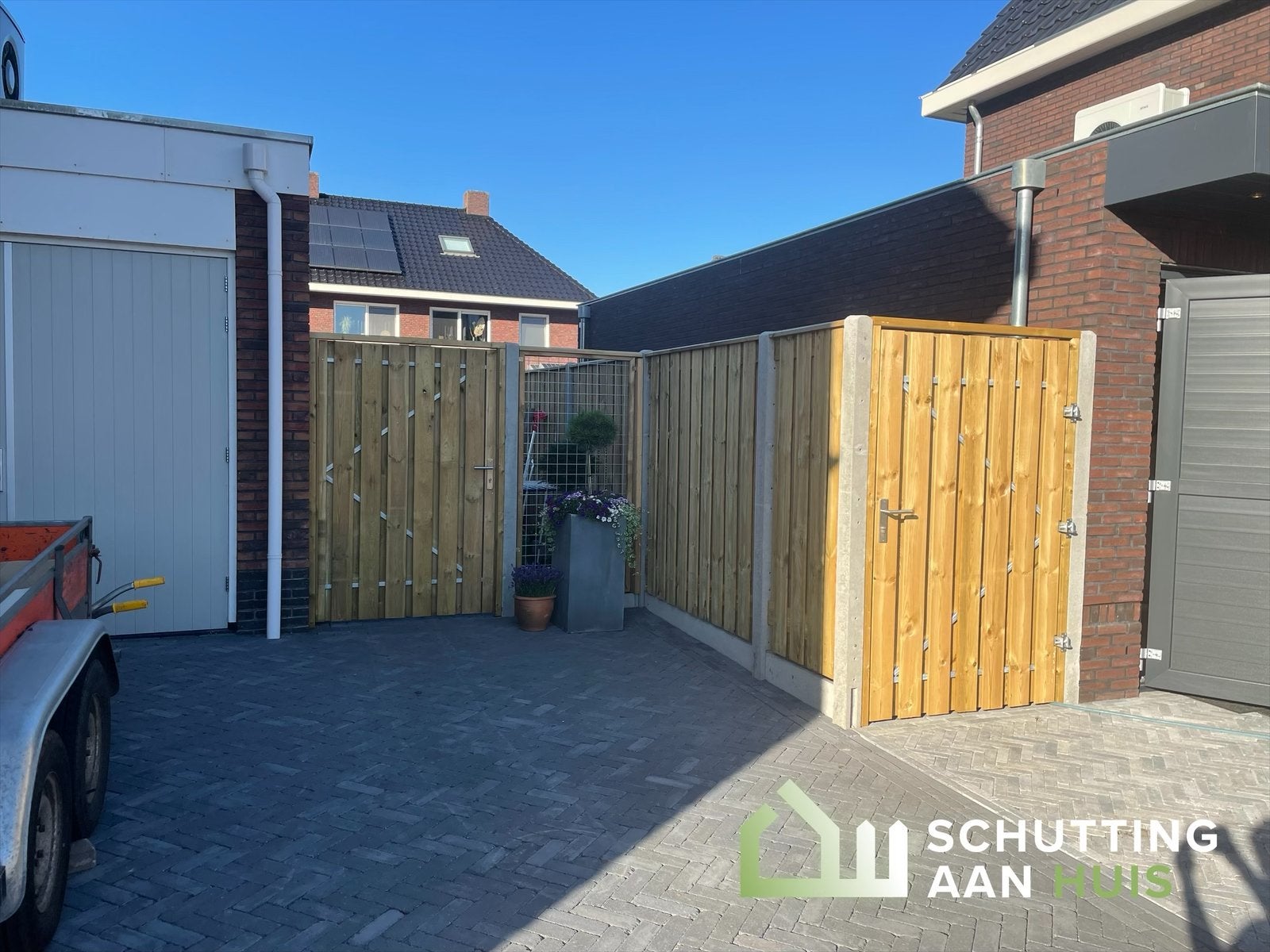 Houten schutting met betonpalen en onderplaten, Ophalen, 1 tot 2 meter, 6 meter of meer, Nieuw