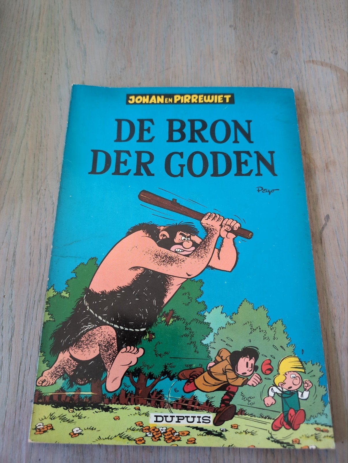 Johan en Pirrewiet - De Bron Der Goden (Dupuis), Eén stripboek, Ophalen of Verzenden, Gelezen, Peyo