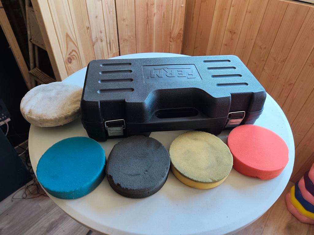 FERM FCP-180K Polijstmachine 1400W met koffer en pads, Ophalen
