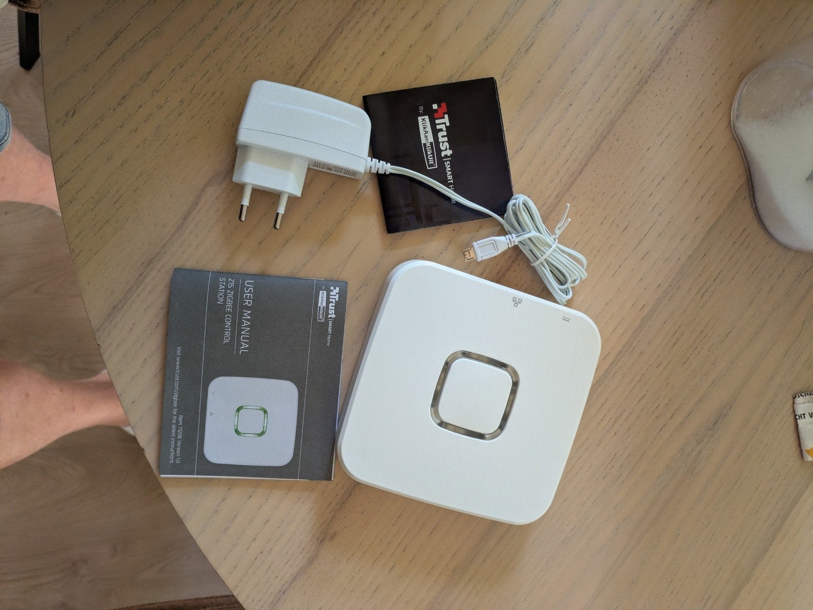 Trust Z1S Zigbee Control Station Smart Home Hub, Ophalen of Verzenden, Zo goed als nieuw