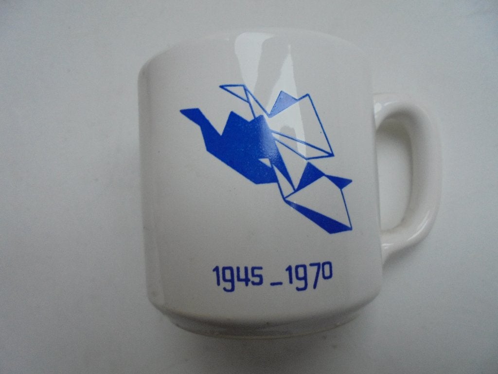 Beker 1970 25 jaar bevrijding retro (K-BKO-126), Ophalen, Huis en Inrichting