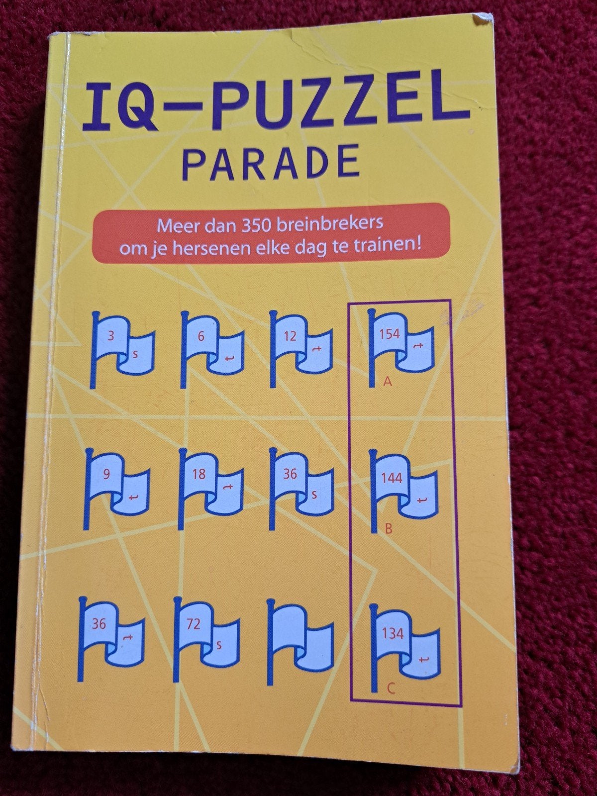 IQ-Puzzel Parade: Meer dan 350 breinbrekers, Ophalen of Verzenden, Minder dan 500 stukjes, Gebruikt, Puzzelboek