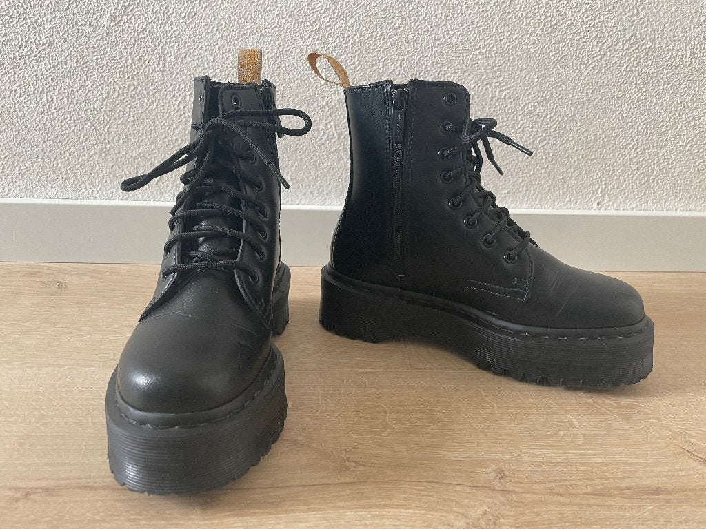 Dr. Martens Jadon II Mono platformlaarzen zwart maat 38, Kleding | Dames, Schoenen, Hoge laarzen, Zwart, Ophalen of Verzenden
