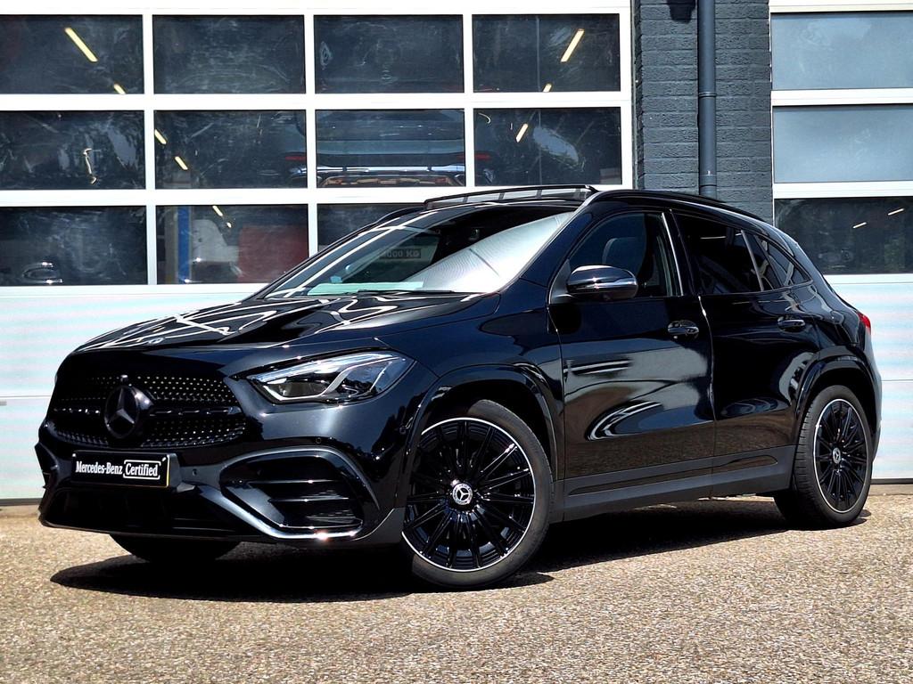 Mercedes-Benz GLA-klasse 180 AMG Line | Premium Plus | Panor, Gebruikt, 4 cilinders, Zwart, Origineel Nederlands
