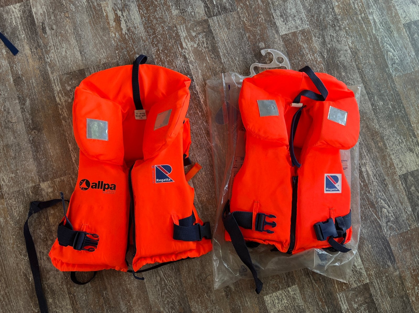 2 Reddingsvesten Allpa en Regatta - nieuw, Ophalen of Verzenden, Zo goed als nieuw, Overige typen