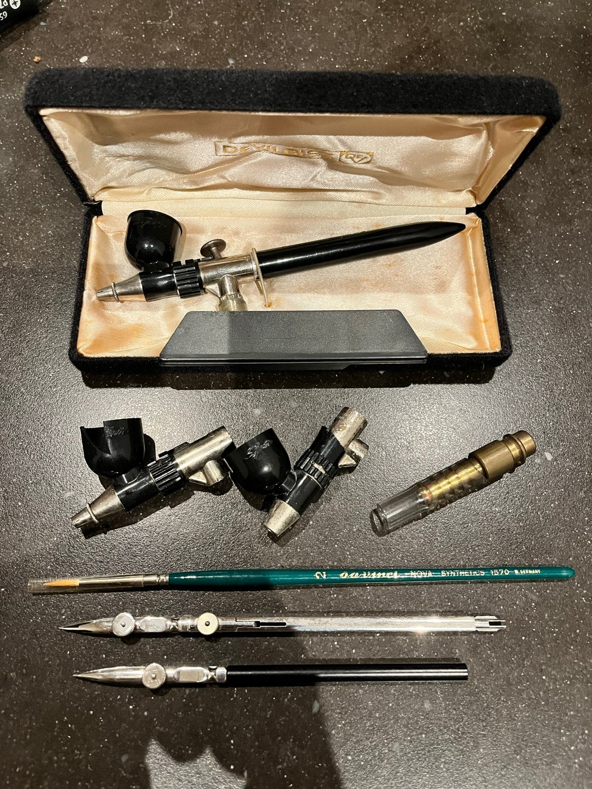 Airbrush Devilbiss Sprite - Compleet met accessoires, Ophalen, Gebruikt, Airbrush en Toebehoren