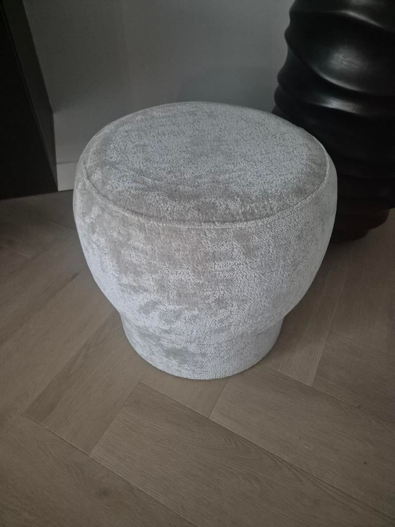 Poef beige kwantum, Ophalen, Zo goed als nieuw