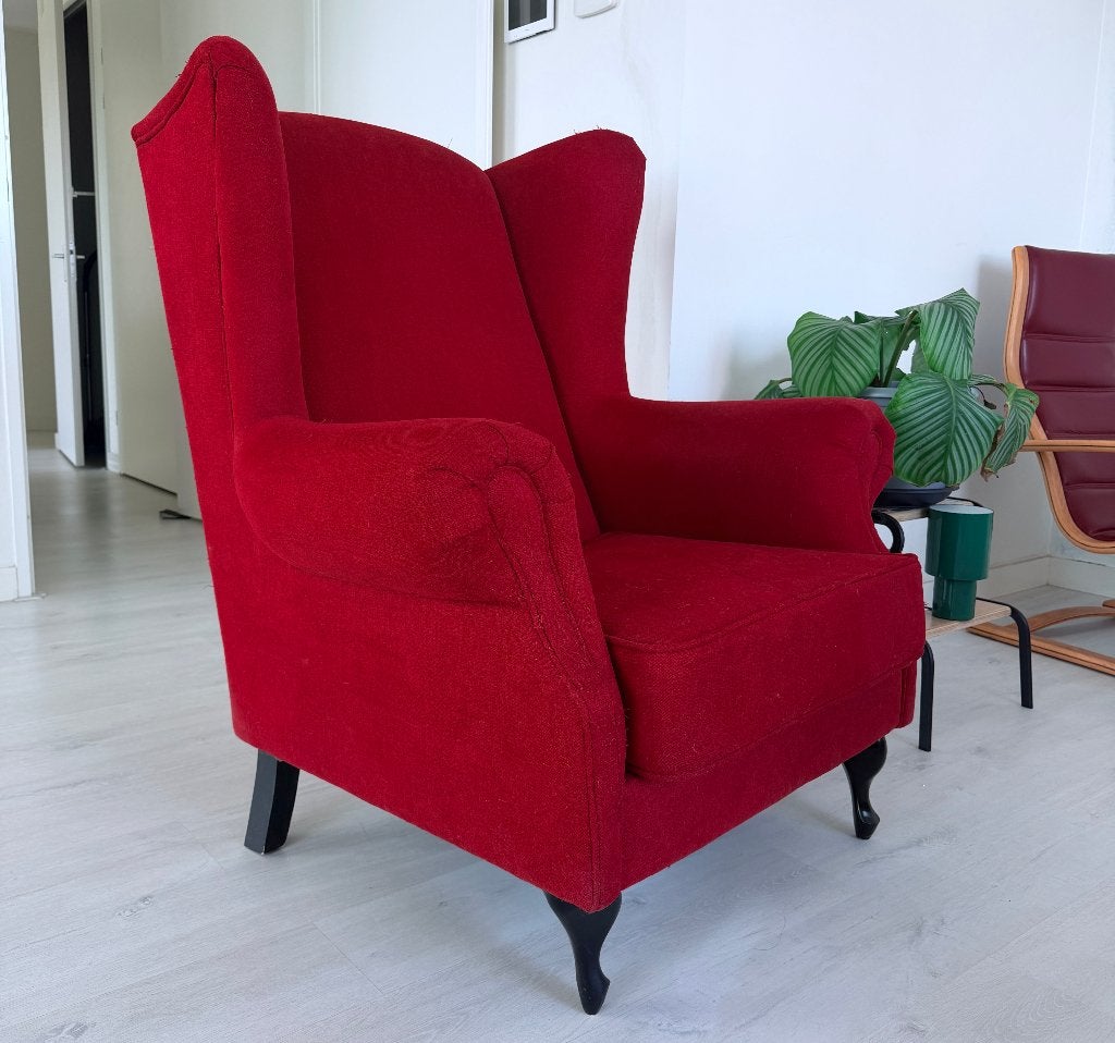 Vintage Wingback Armchair - Burgundy Wing Chair, Huis en Inrichting, Fauteuils, Ophalen, Overige materialen, Gebruikt, 75 tot 100 cm