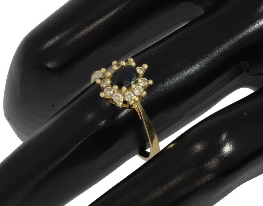 Saffier edelsteen 14k gouden rozet ring Lady DI zirkonia, Voordeelsieraden, Heer, Ophalen of Verzenden, Zo goed als nieuw