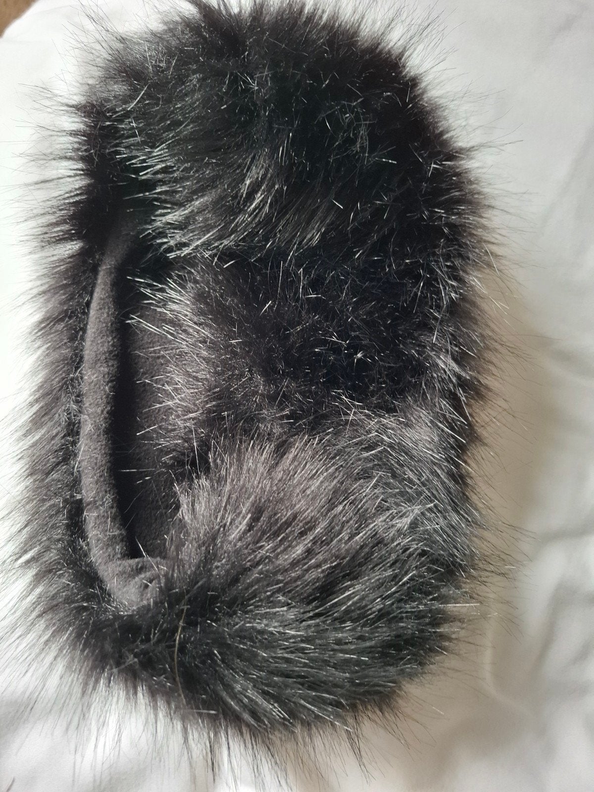 Zwarte pluizige hoofdband / oorwarmer, Maat 38/40 (M), Ophalen of Verzenden, Muts, Onbekend