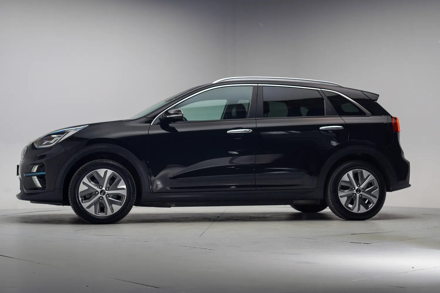 Kia e-Niro ExecutiveLine 64 kWh [ Leder JBL Adapt.cruise LED, Automaat, 0 cilinders, Gebruikt, 1712 kg