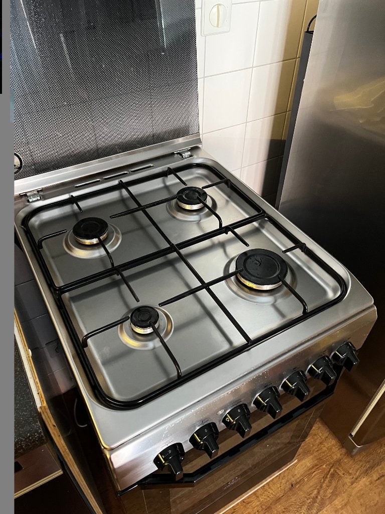 Gasfornuis met oven Indesit, Ophalen, Gebruikt, 4 kookzones, Gas