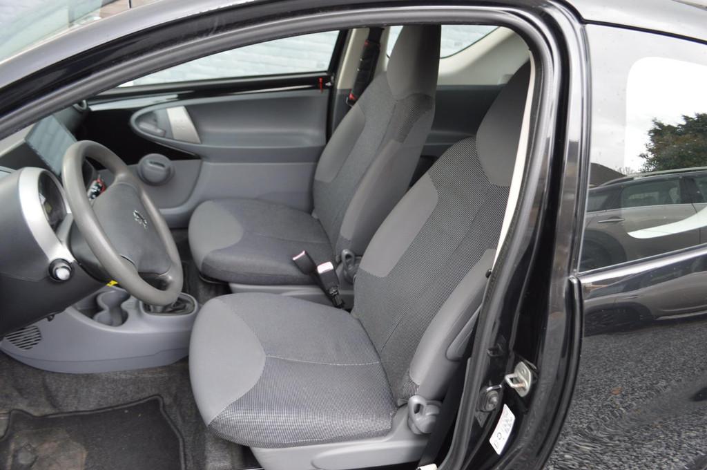 Peugeot 107 1.0-12V XS Airco Stuurbekrachtiging Jaar Garanti, Voorwielaandrijving, Stof, Gebruikt, 4 stoelen