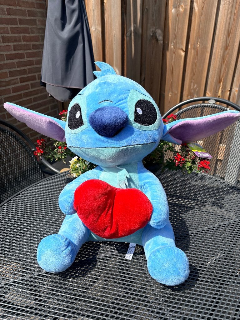 Disney Stich knuffel met hart (grote uitvoering 50 cm), Verzamelen, Ophalen of Verzenden, Overige figuren, Nieuw, Knuffel