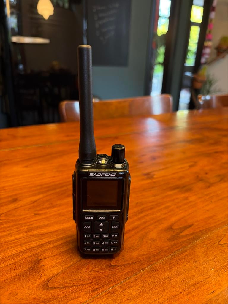 Baofeng Portofoon Walkie-talkie met broekklem, Ophalen of Verzenden, Zo goed als nieuw, Portofoon of Walkie-talkie, Met broekklem
