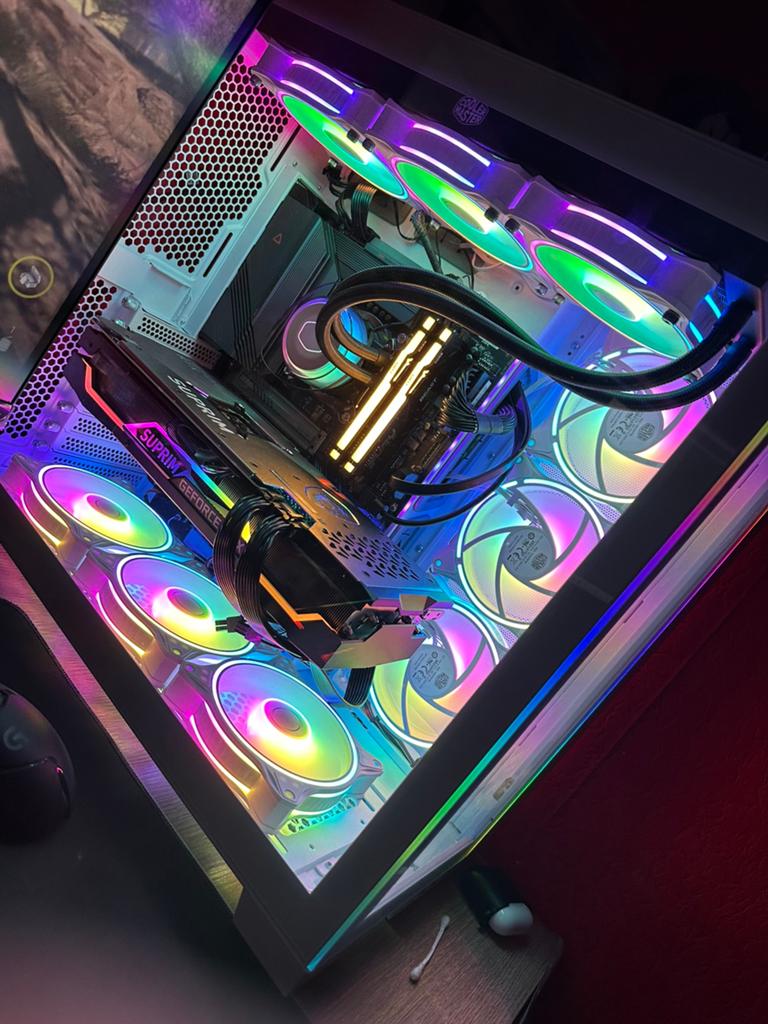 Game PC / RTX 3070 Ti / i7-13700K / 32GB DDR5 / White RGB, Ophalen of Verzenden, Zo goed als nieuw, Gaming, SSD