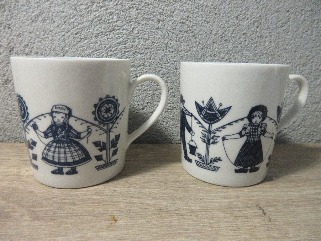 Vintage Seltmann Weiden mokken met klederdracht motief, Gebruikt, Ophalen of Verzenden, Bord(en), Overige stijlen