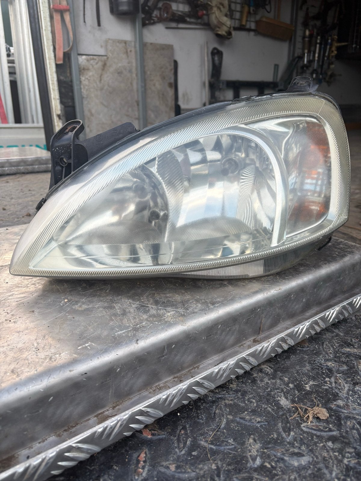Koplamp Opel Corsa C (2000-2006) Rechts, Auto-onderdelen, Ophalen of Verzenden, Gebruikt, Opel