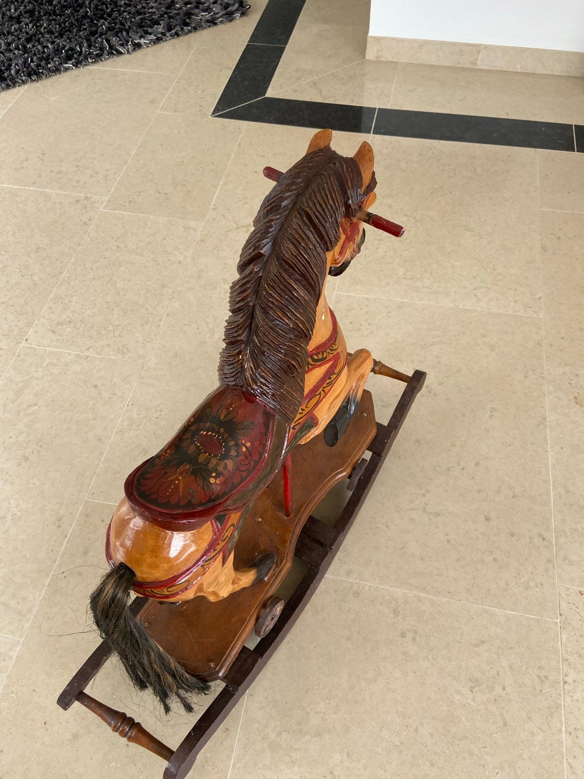 Antiek houten hobbelpaard met wielen, Ophalen