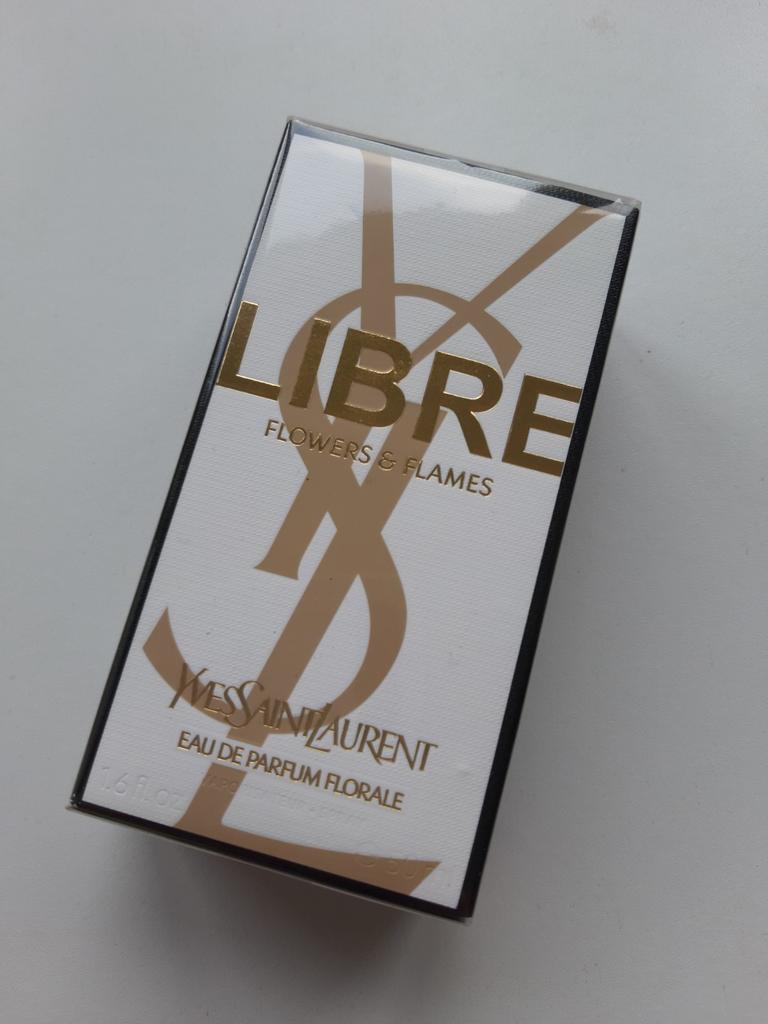YSL Libre Flower and flames Eau De Parfum Florale 50ML., Verzenden, Nieuw