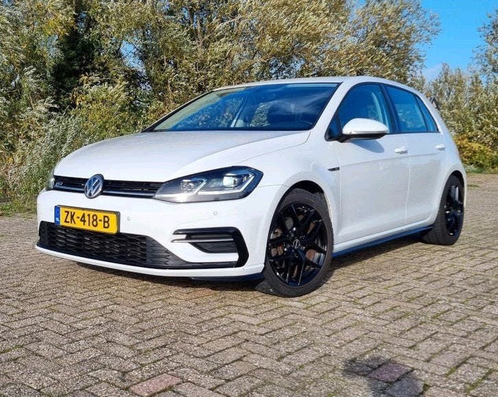 Volkswagen Golf 1.4/125pk/ R-line/Carplay/Navigatie, Voorwielaandrijving, 125 pk, Wit, 1395 cc