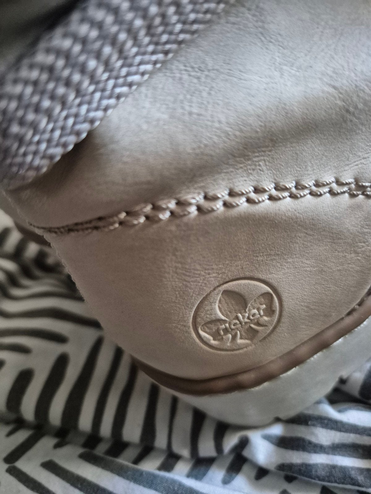 Rieker Enkellaarsjes - Beige - Maat 38, Beige, Lage of Enkellaarzen, Ophalen of Verzenden, Zo goed als nieuw