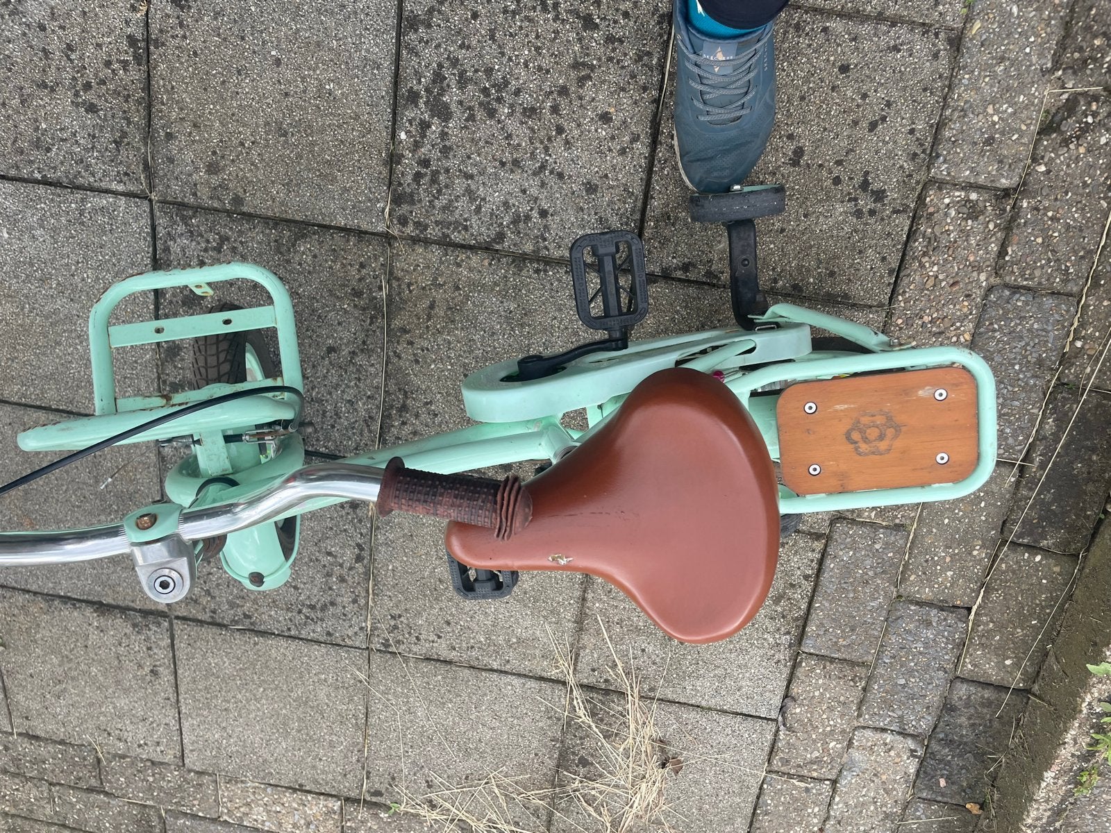 Kinderfiets Mintgroen met Voorrekje en Zijwieltjes, Ophalen, Zijwieltjes, Gebruikt, Velgrem
