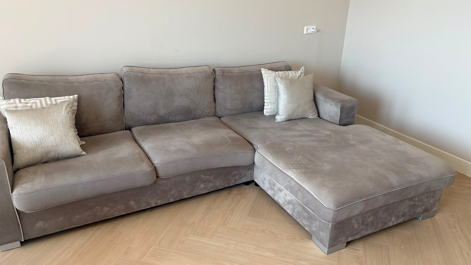 Hoekbank velvet kleur taupe 280 bij 190., Huis en Inrichting, Ophalen of Verzenden, Zo goed als nieuw