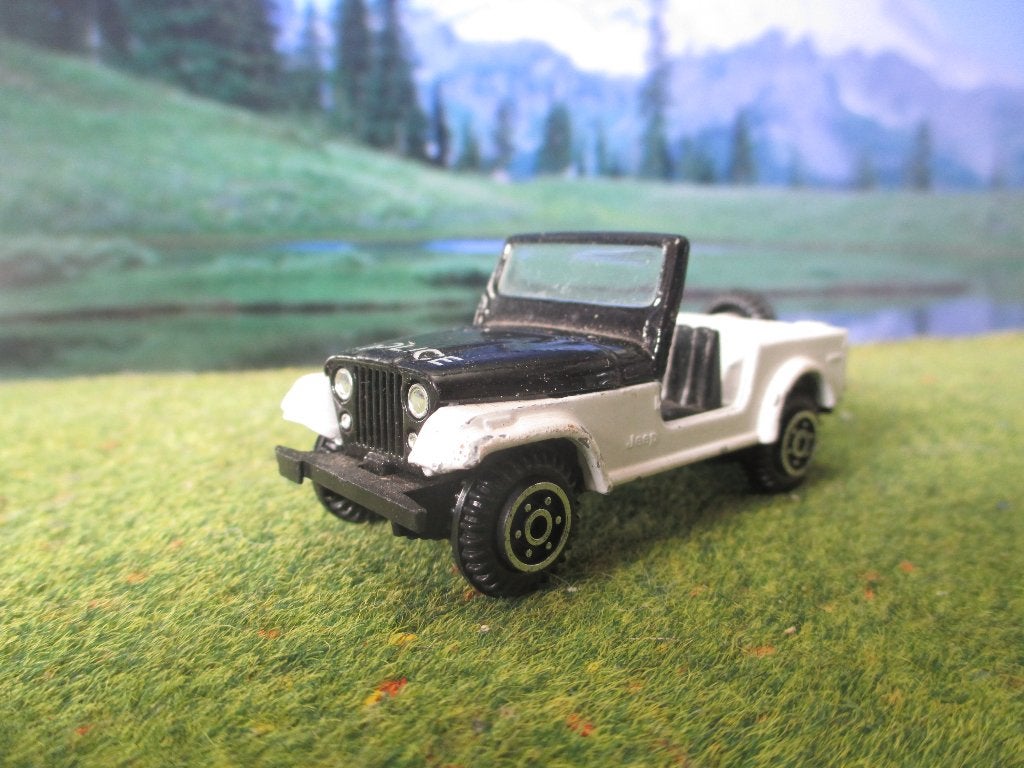 1:64 Jeep CJ-7 - Yatming POLICE / politie, Ophalen of Verzenden, Gebruikt, Auto