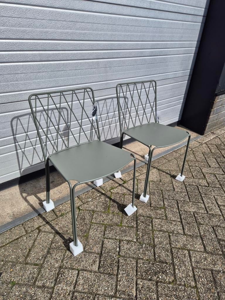 2x nieuwe fermob kintbury stoelen rozemarijn Prijs samen, Ophalen