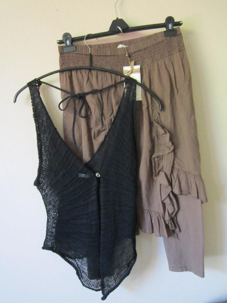 Cream rok/broek + Sarah Pacini en meer leuks voor M. 40, Kleding | Dames, Jurken, Nieuw, Maat 38/40 (M), Zwart, Onder de knie